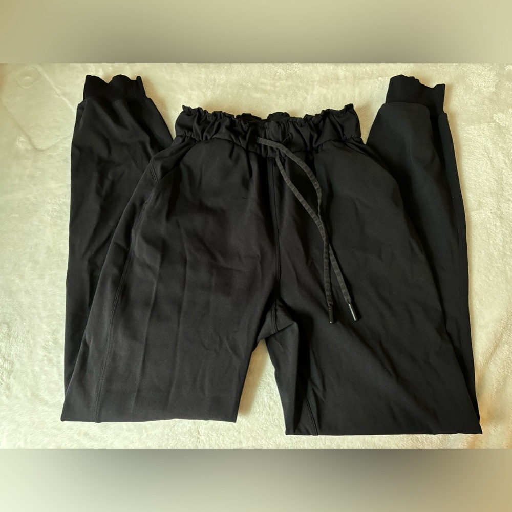 Pre-owned Lululemon Cinch-able waist, high-rise, joggers, black Sz 0